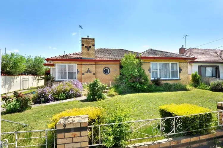 15 Grandview Grove, Wendouree VIC 3355