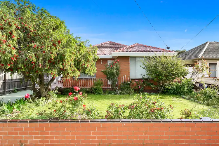 5 Lloyd Avenue, Reservoir VIC 3073