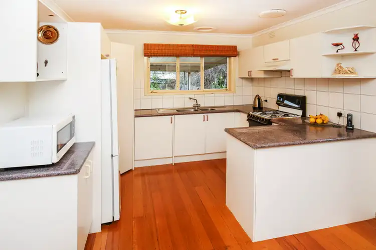Fifth view of Homely house listing, 5 Elizabeth Court, Reservoir VIC 3073
