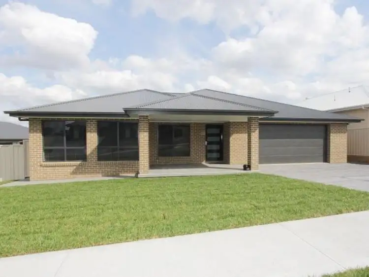 33 Kidd Circuit, Goulburn NSW 2580
