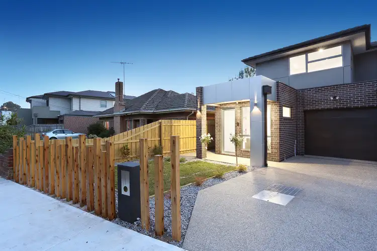 8B Hayes Parade, Pascoe Vale VIC 3044