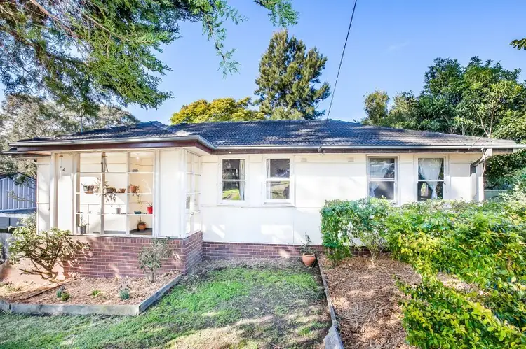 4 Loretta Avenue, Como NSW 2226