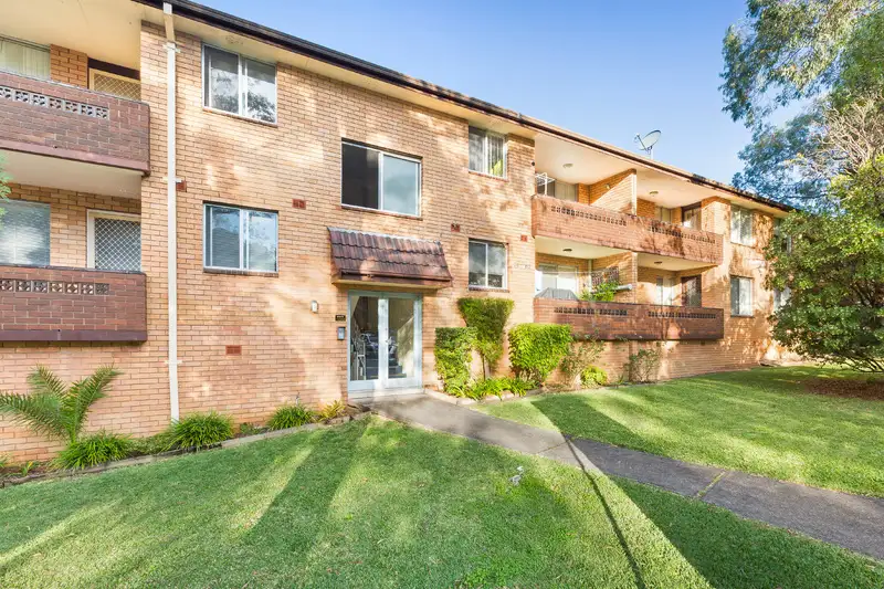 Main view of Homely unit listing, 4/76 Glencoe Street, Sutherland NSW 2232
