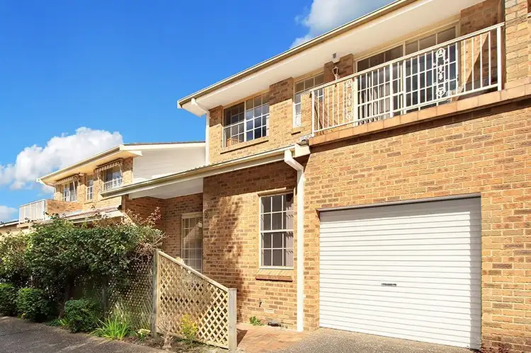 Main view of Homely unit listing, 2/53 Robsons Road, Keiraville NSW 2500