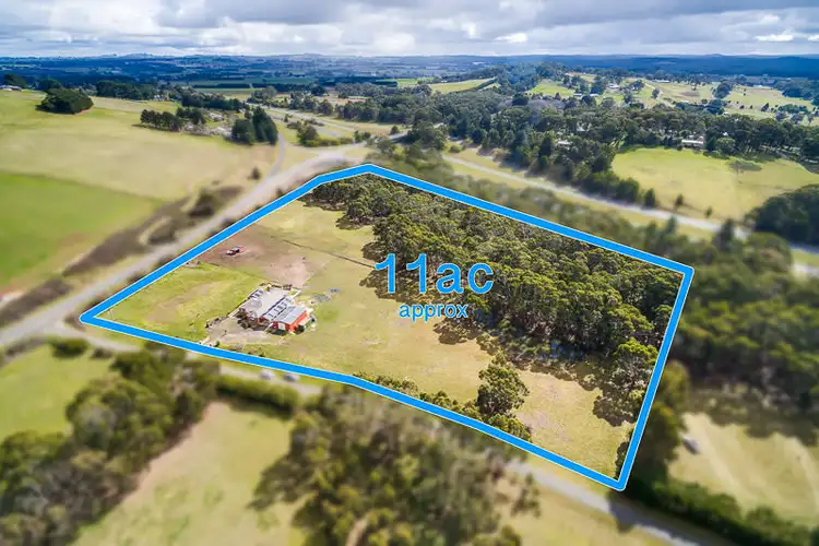 Second view of Homely house listing, 5 Gleeson Court, Gordon VIC 3345