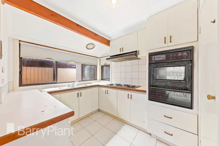 Fifth view of Homely house listing, 8 Centenary Court, Kings Park VIC 3021