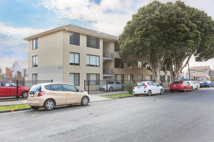 9/21 Bellairs Avenue, Seddon VIC 3011