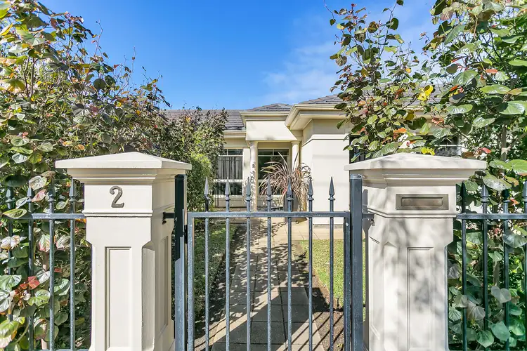 2 Warren Ave, Glenelg North SA 5045