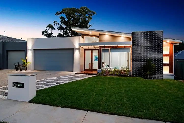 18 Amanda Drive, Maiden Gully VIC 3551