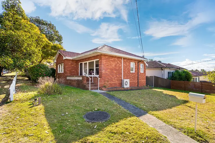 15 Hunter Street, Kirrawee NSW 2232