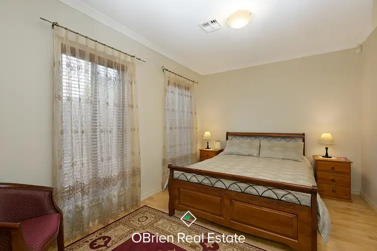 Fifth view of Homely house listing, 6 Sheldon Drive, Berwick VIC 3806