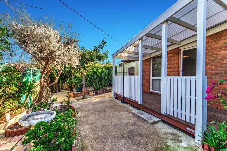 6 Centenary Court, Kings Park VIC 3021