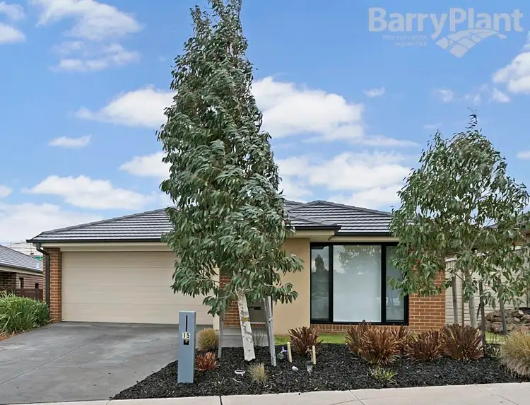 15 Prospect Way, Officer VIC 3809