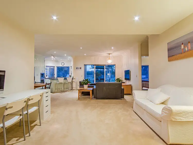 11 Meadowlake Drive, Carrara QLD 4211
