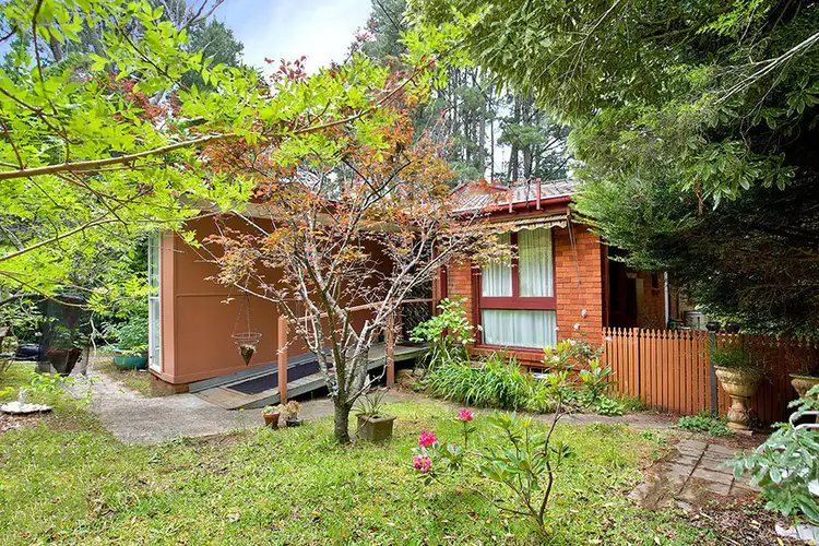 12 Cascade Street, Wentworth Falls NSW 2782