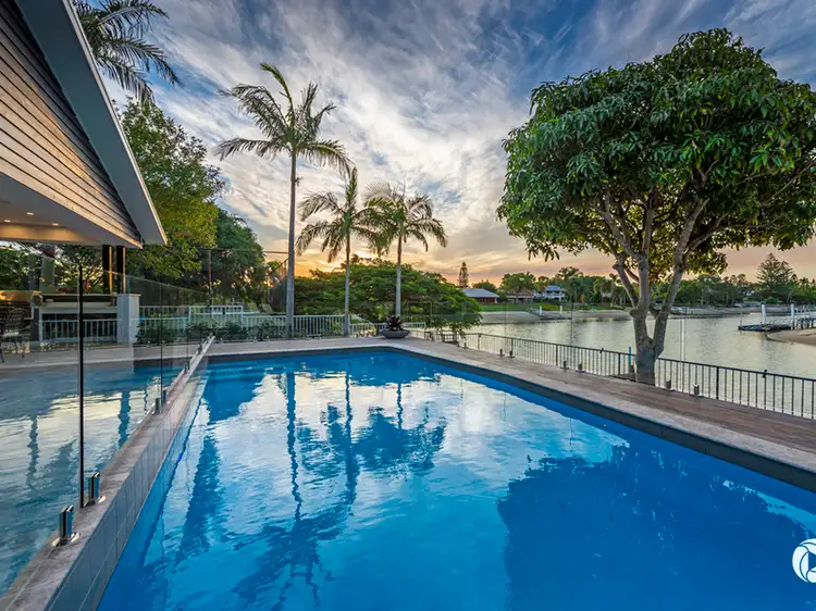 39 Park Avenue, Broadbeach Waters QLD 4218