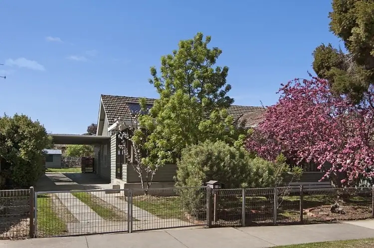 12 Collins Court, Kennington VIC 3550