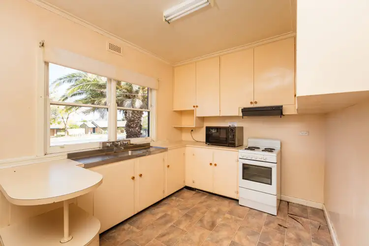 Fifth view of Homely house listing, 5 Kiewa Avenue, Red Cliffs VIC 3496