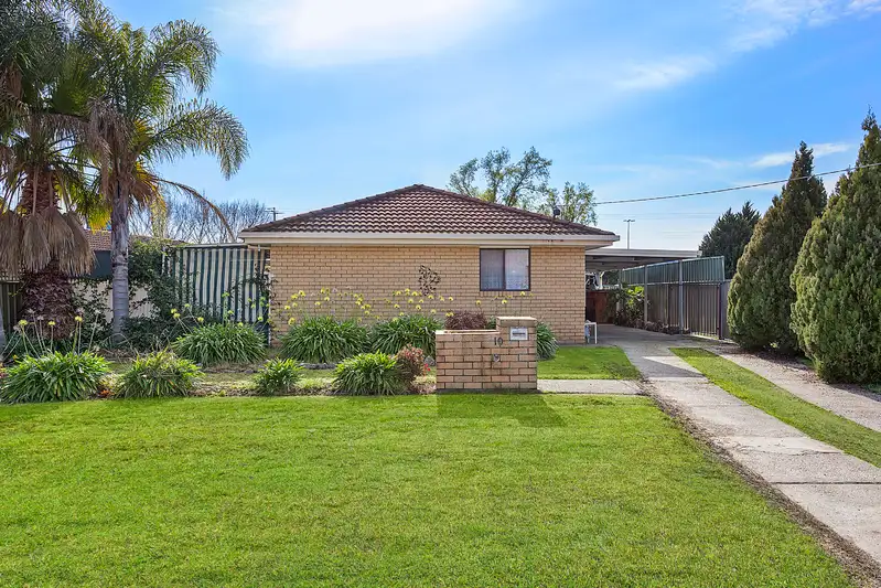 Main view of Homely house listing, 10 Roadshow Drive, Wodonga VIC 3690