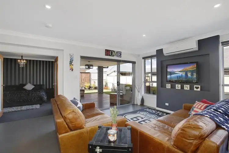 16 Rosecomb Road, Spring Farm NSW 2570