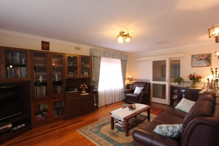 Fifth view of Homely house listing, 8 Welton Court, Deer Park VIC 3023