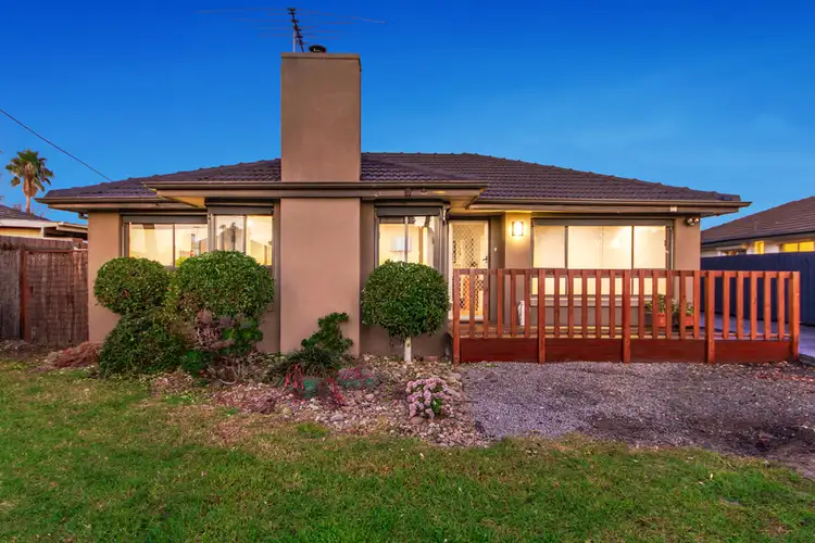 Main view of Homely unit listing, 1/8 McRae Avenue, St Albans VIC 3021