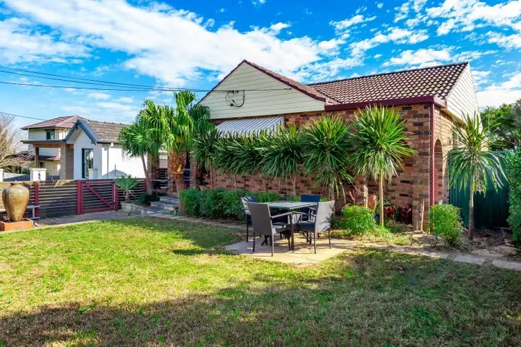 6 Melba Avenue, Chifley NSW 2036