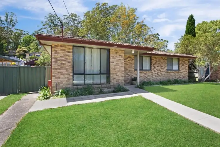 15 Roselands Avenue, Wyoming NSW 2250