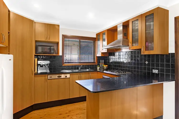 2 Dempster Street, West Wollongong NSW 2500