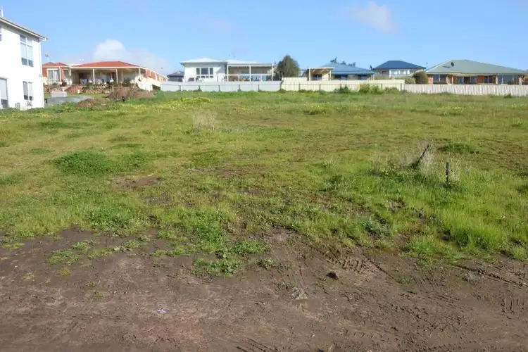 24 White Close, Encounter Bay SA 5211