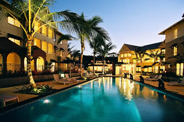 2 Greenslopes Street, Cairns North QLD 4870