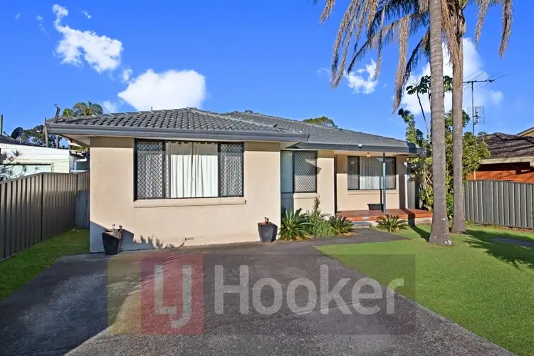 8 Lock Avenue, Springfield NSW 2250