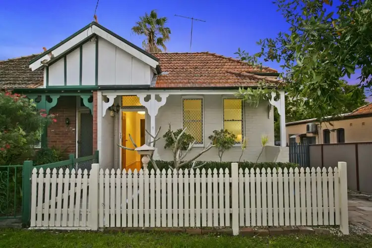 8 Ward Avenue, Canterbury NSW 2193