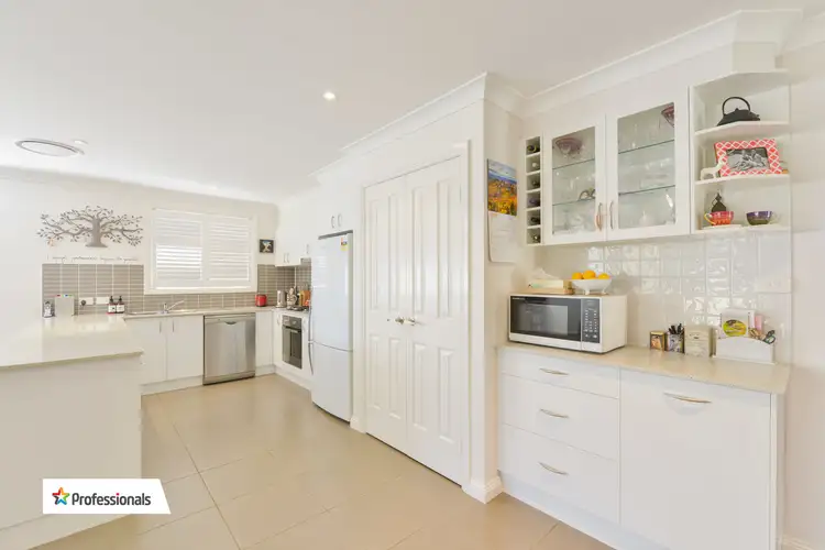 Second view of Homely house listing, 11 Kalinda Place, Tamworth NSW 2340