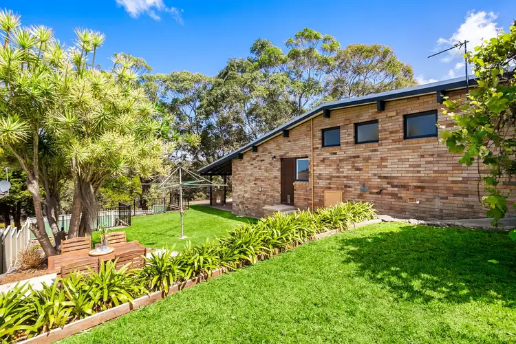 80 Beverley Avenue, Unanderra NSW 2526