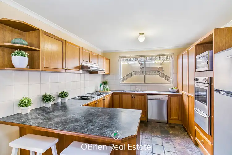 Fifth view of Homely house listing, 4 Tauna Place, Cranbourne West VIC 3977