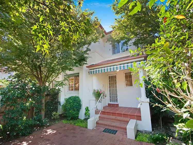21 Hillcrest Drive, St Ives NSW 2075