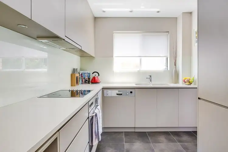 Third view of Homely unit listing, 4/105 Queenscliff Road, Queenscliff NSW 2096