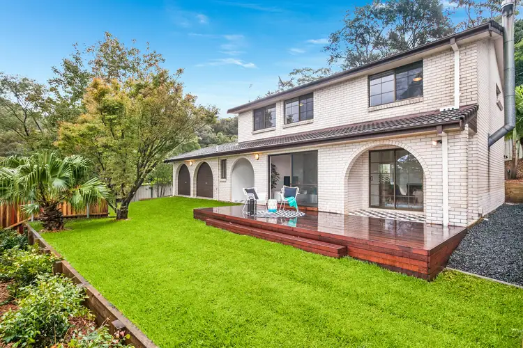 8 Railway Crescent, Stanwell Park NSW 2508