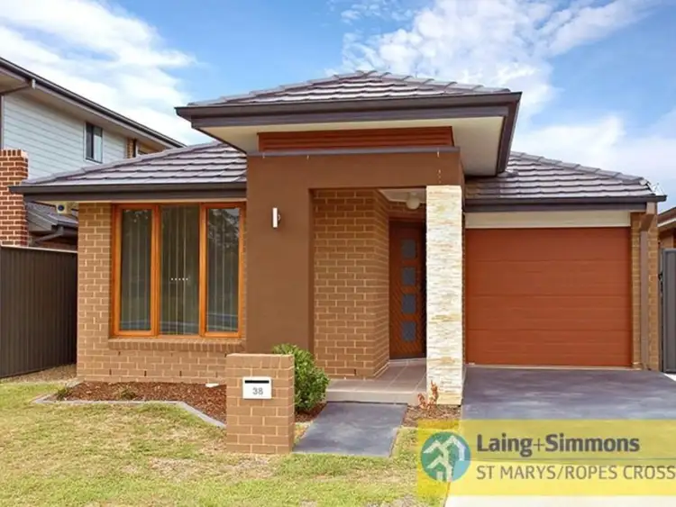38 Mackay Circuit, Ropes Crossing NSW 2760