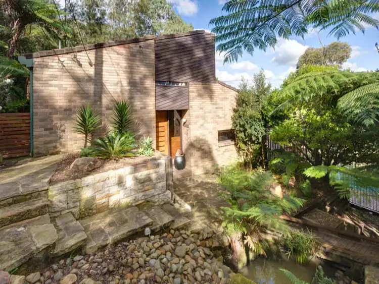 4 Nentoura Place, North Turramurra NSW 2074