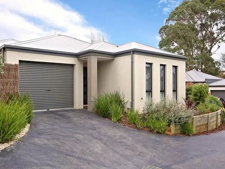 2/66-68 Eramosa Road East, Somerville VIC 3912