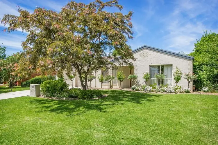 1 Currawong  Corner Avenue, East Albury NSW 2640