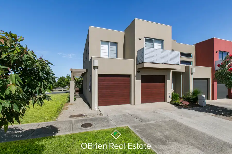 Main view of Homely townhouse listing, 28 Manna Row, Officer VIC 3809