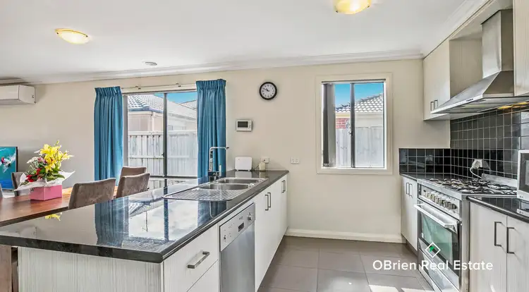 Fourth view of Homely house listing, 8 Albany Crescent, Pakenham VIC 3810