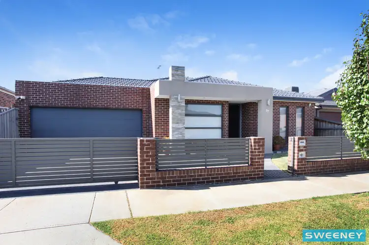 37 Bunker Circuit, Deer Park VIC 3023