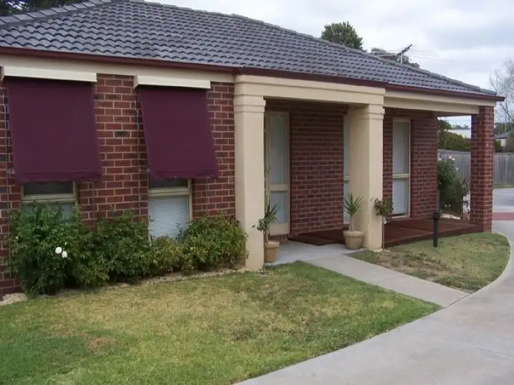 3/8 Raymond Street, Somerville VIC 3912