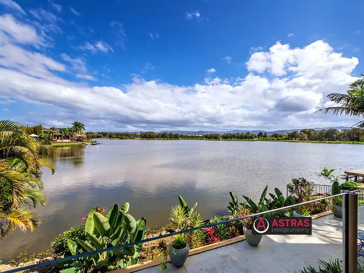 25 Staysail Crescent, Clear Island Waters QLD 4226