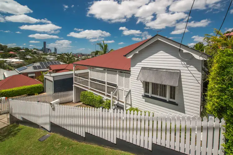 15 Surrey Street, Red Hill QLD 4059