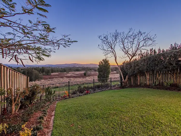 51/136 "the Avenues" Palm Meadows Drive, Carrara QLD 4211